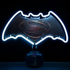Batman v Superman Neon Light Logo 24 x 30 cm ~ Spinze.nl