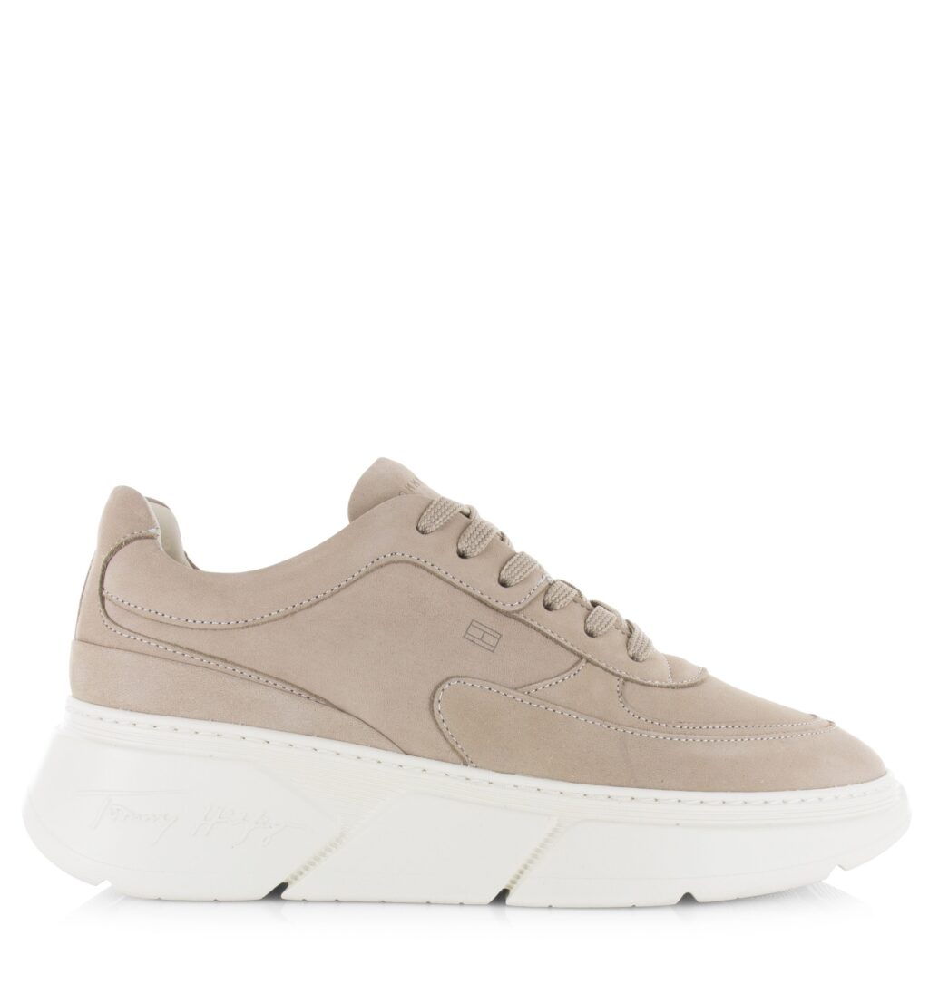 TOMMY HILFIGER Chunky sole Beige Nubuck Lage sneakers Dames ~ Spinze.nl