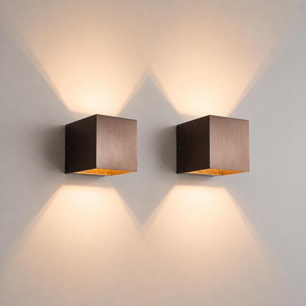 2x Fornax bronzo by LUSENZ - Kubusvormige up and down wandlamp met een geborstelde bronze coating | LUSENZ