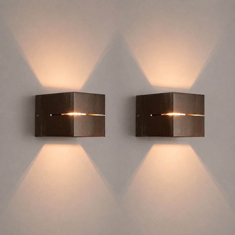 2x Gemini bronzo by LUSENZ - Kubusvormige up and down wandlamp met een geborstelde bronze coating | LUSENZ