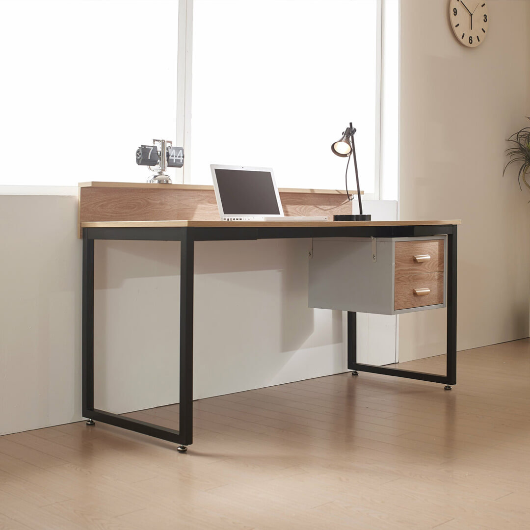 Artistiq Bureau Yimmi Acacialook