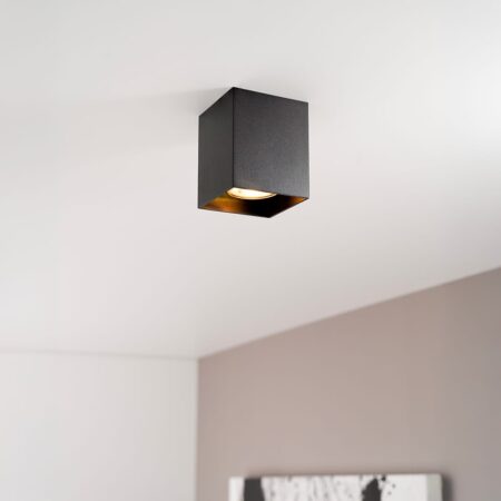 Astra nero by LUSENZ - Kubusvormige opbouwspot in volledig matzwart design met enkele lichtbron | LUSENZ