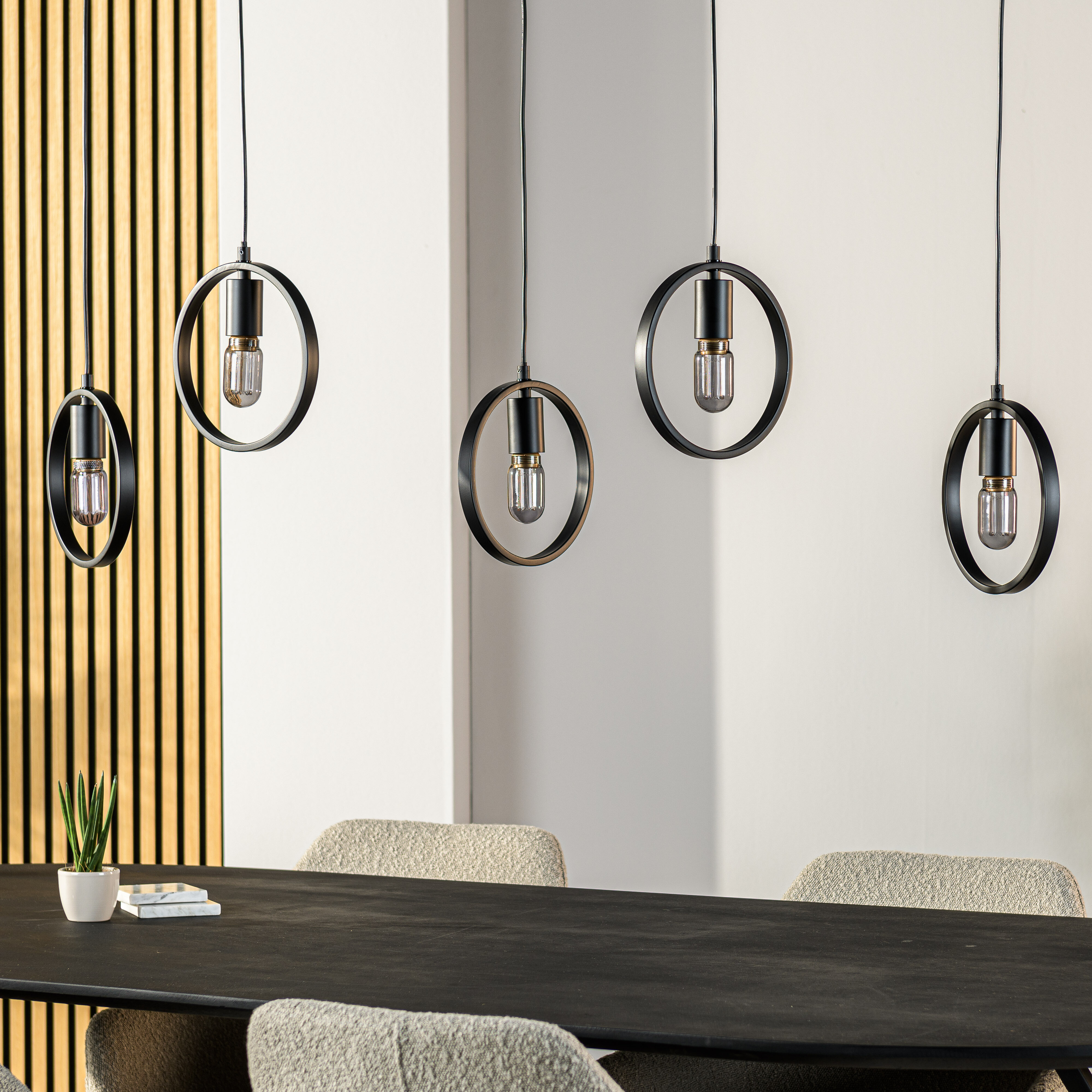 BASE Hanglamp Jadine 5-lamps - Zwart | BASE
