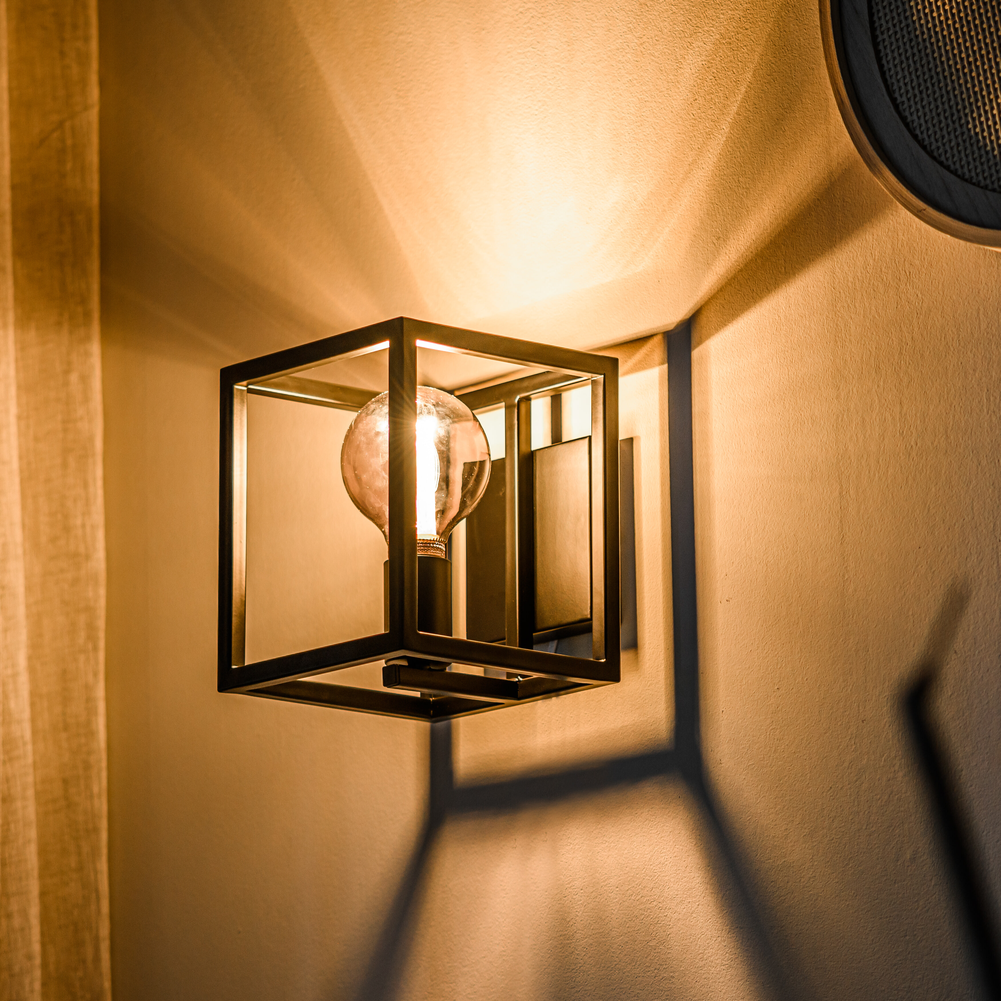 BASE Wandlamp Justyne 1-lamps - Zwart | BASE