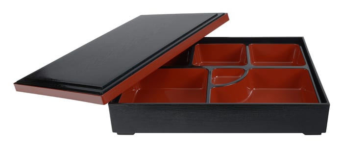 Bento Box - Zwart/Rode Lakafwerking - 35 x 26 cm | Tokyo Design Studio