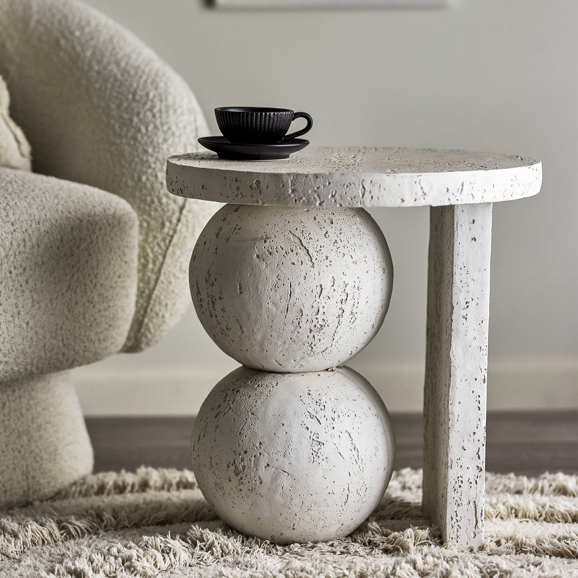 Bloomingville Ronde Bijzettafel Tally Travertinlook