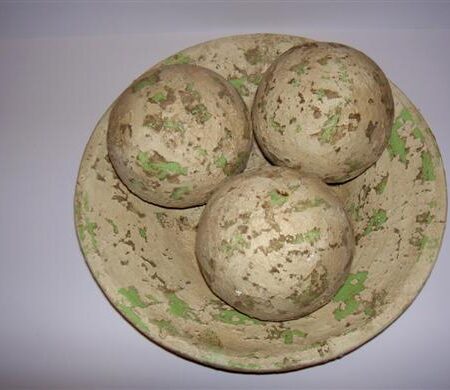 Decoratieve schaal met 3 ballen | DecoImport
