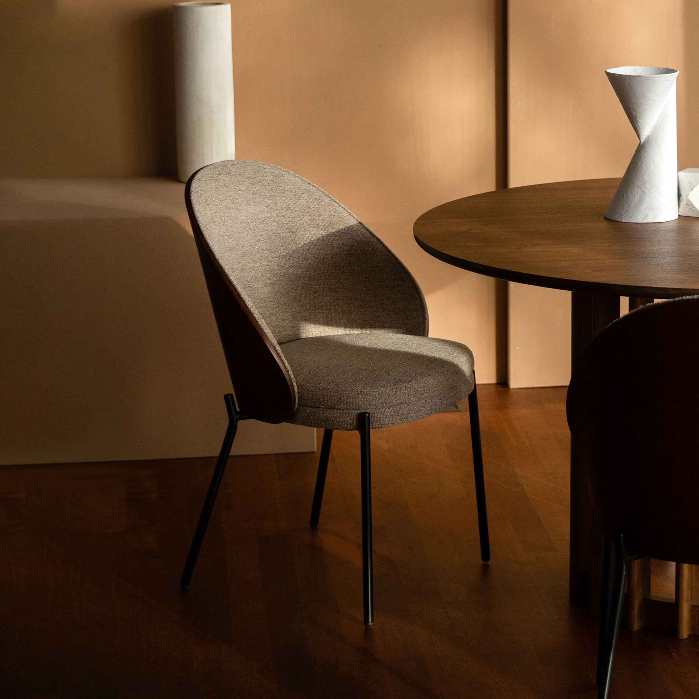 Dutchbone Eetkamerstoel Rodin Essenhout en stof - Beige | Dutchbone