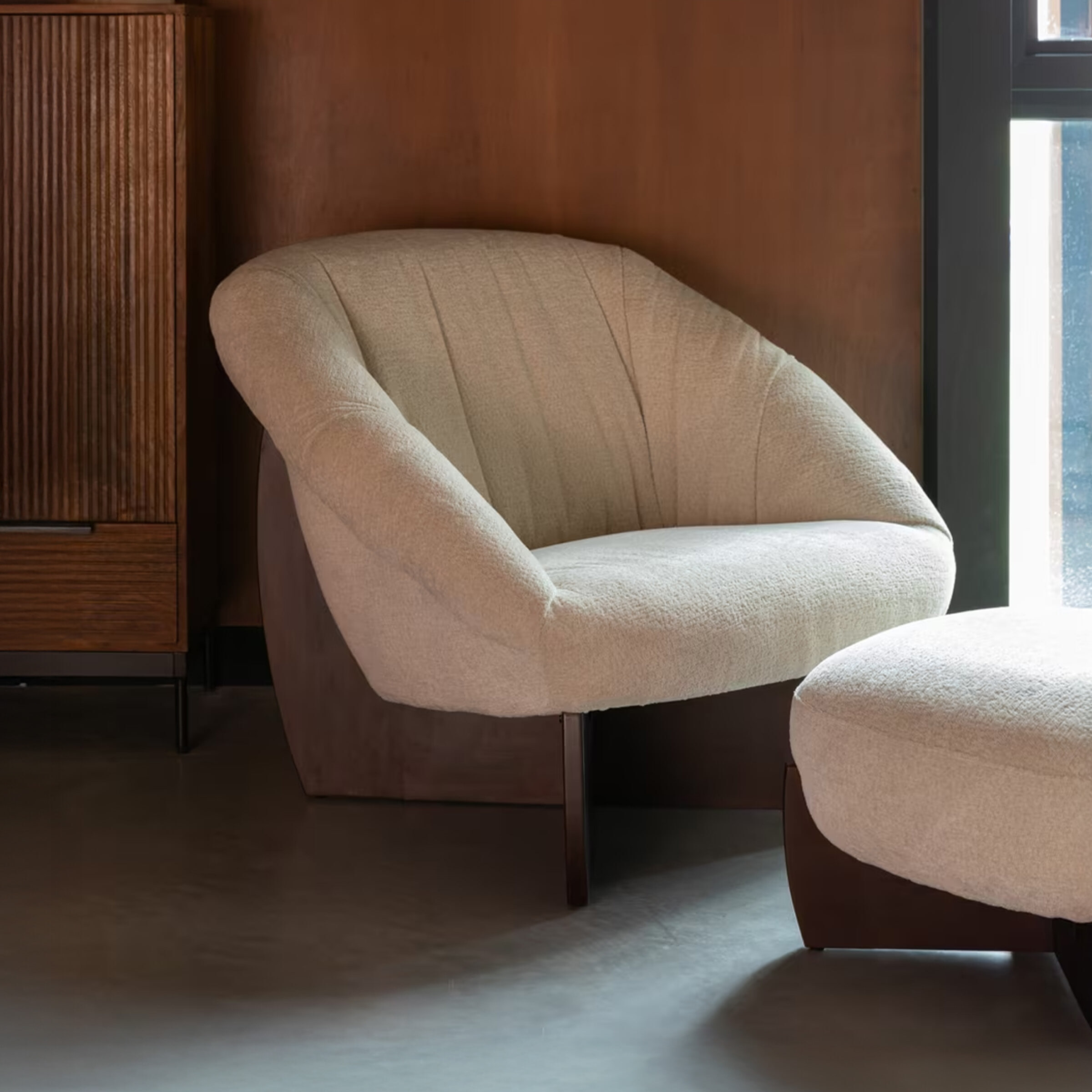 Dutchbone Fauteuil Emilius Bouclé en rubberhout - Beige | Dutchbone