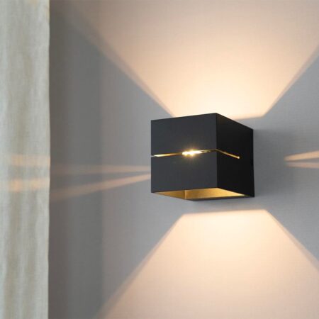 Gemini nero by LUSENZ - Kubusvormige up and down wandlamp met een mat zwarte coating | LUSENZ
