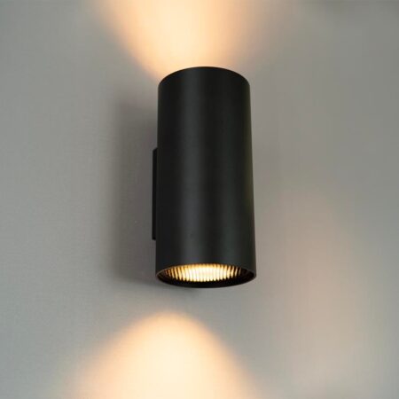 Giove nova by LUSENZ - Up and downlight met karakter - Cilindervormige wandlamp met een mat zwarte coating | LUSENZ