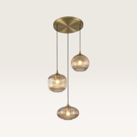 Hanglamp Virello misto ambra III - Drie bollen van geribbeld amberkleurig glas in verschillende vormen