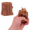John Toy Squeeze& pop eekhoorn 7x6x7cm | Johntoy