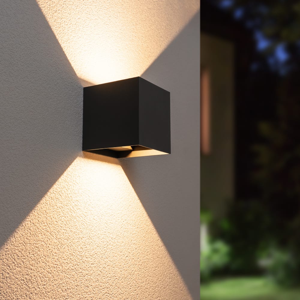 Kansas XL LED Wandlamp kubus - 20W 1850lm - 3000K warm wit - IP65 Waterdicht - Zwart - Up & downlight - Voor binnen en buiten | HOFTRONIC