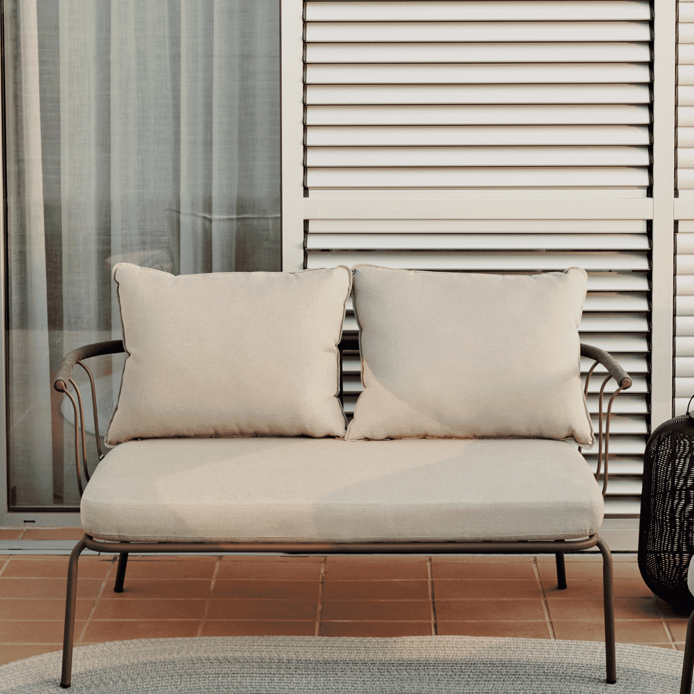 Kave Home 2-zits Loungebank Salguer Gevlochten touw en staal - Beige | Kave Home