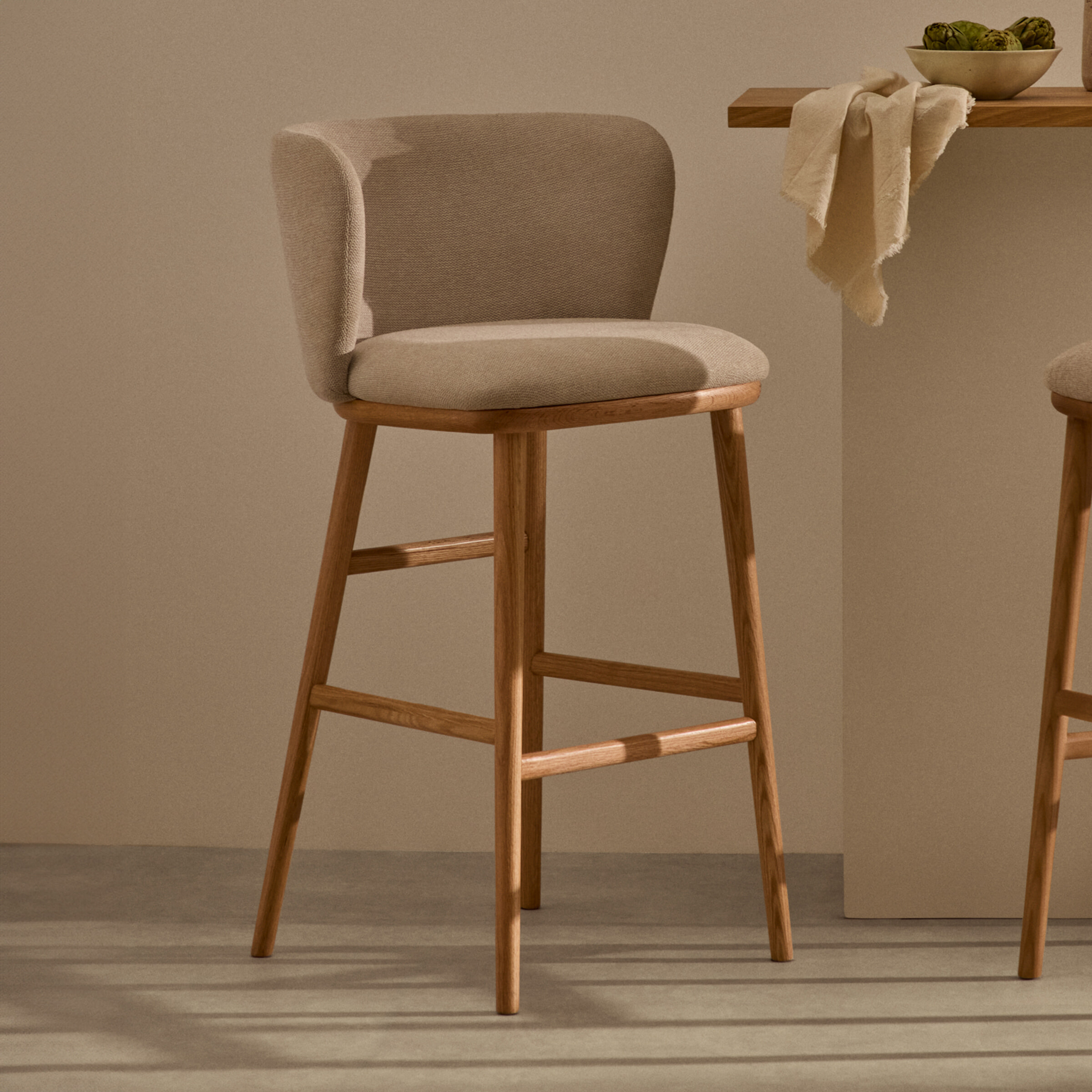 Kave Home Barkruk Ciselia Chenille - Beige (zithoogte 75cm) | Kave Home