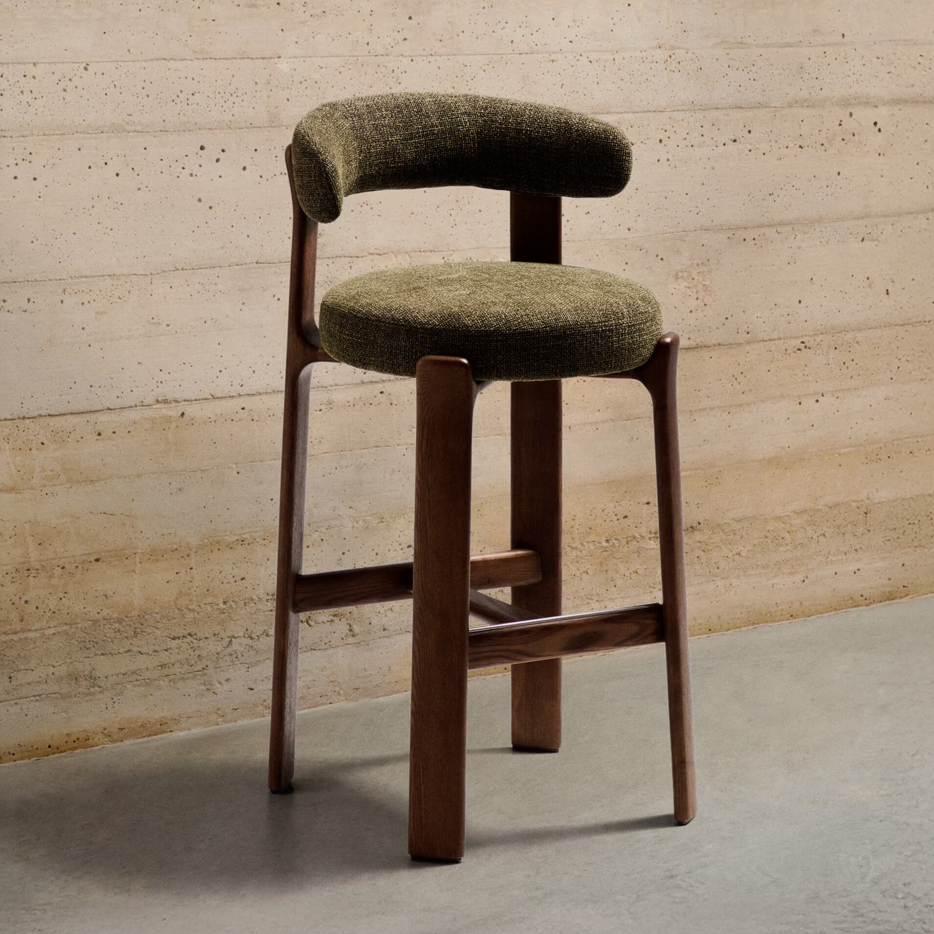 Kave Home Barkruk Granite Chenille en essenhout - Groen/Bruin (zithoogte 75cm) | Kave Home