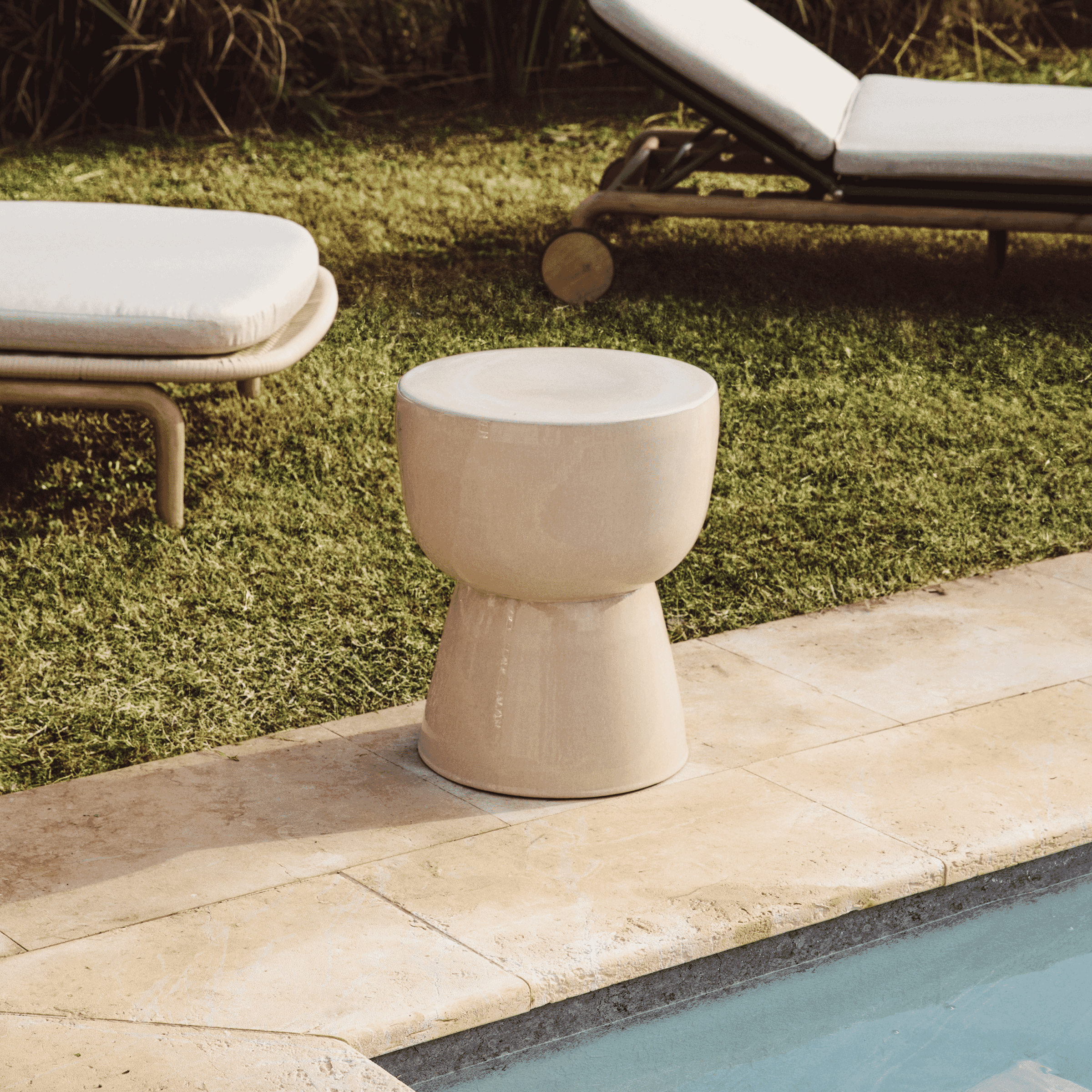 Kave Home Outdoor Bijzettafel Mesquida 36cm - Beige - Rond | Kave Home