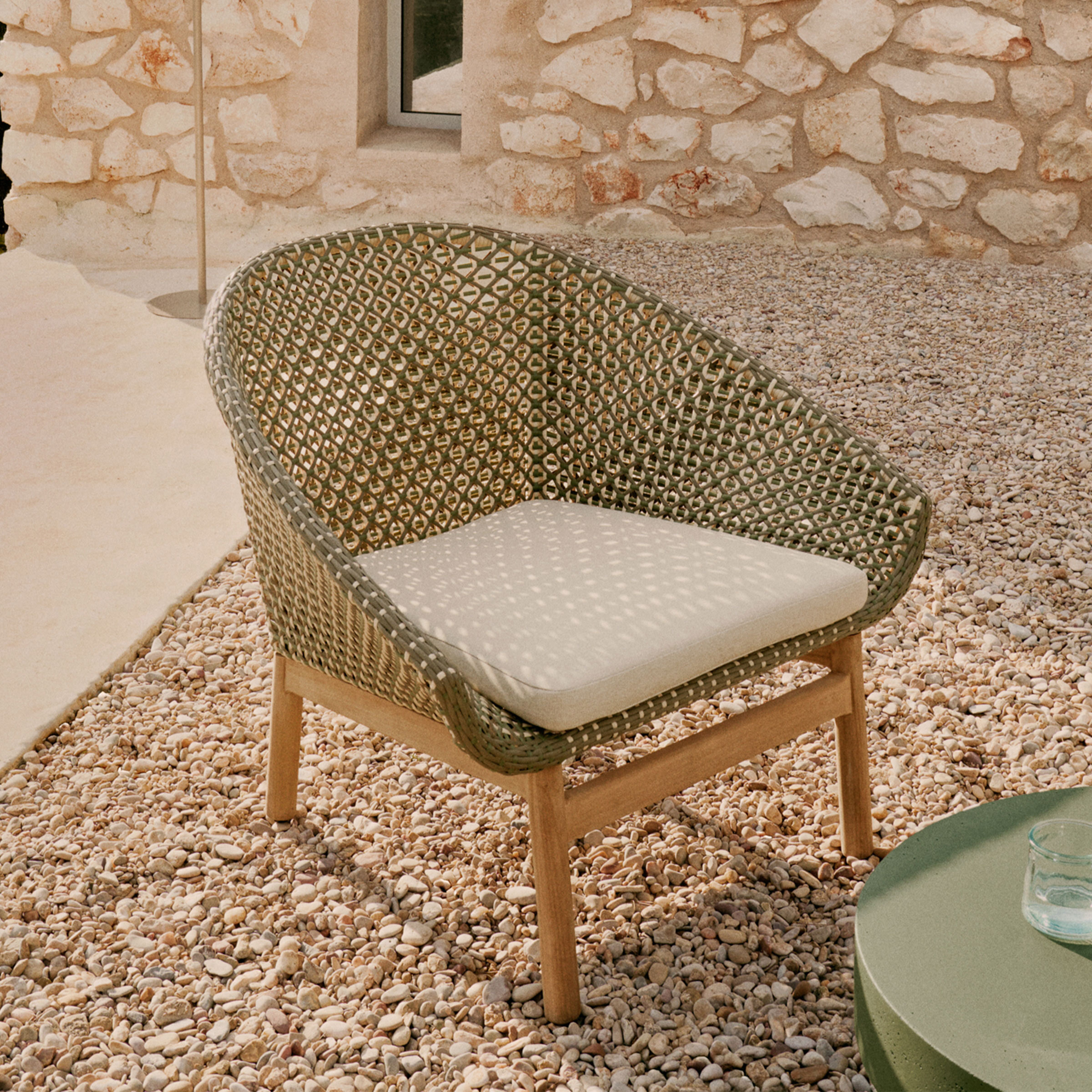 Kave Home Outdoor Fauteuil Olbia Rattan en Teakhout - Groen | Kave Home