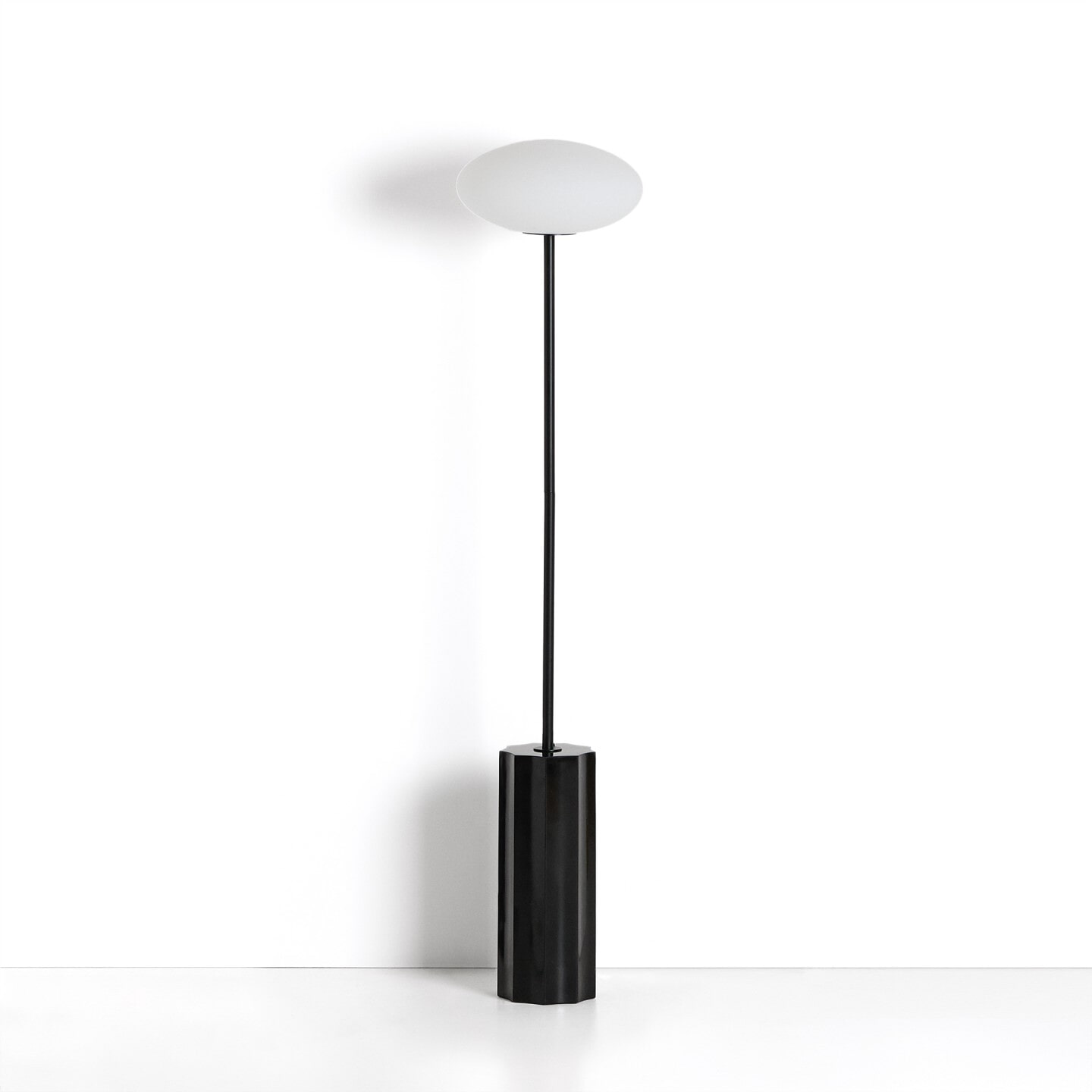 Kave Home Vloerlamp Idela Glas en marmer