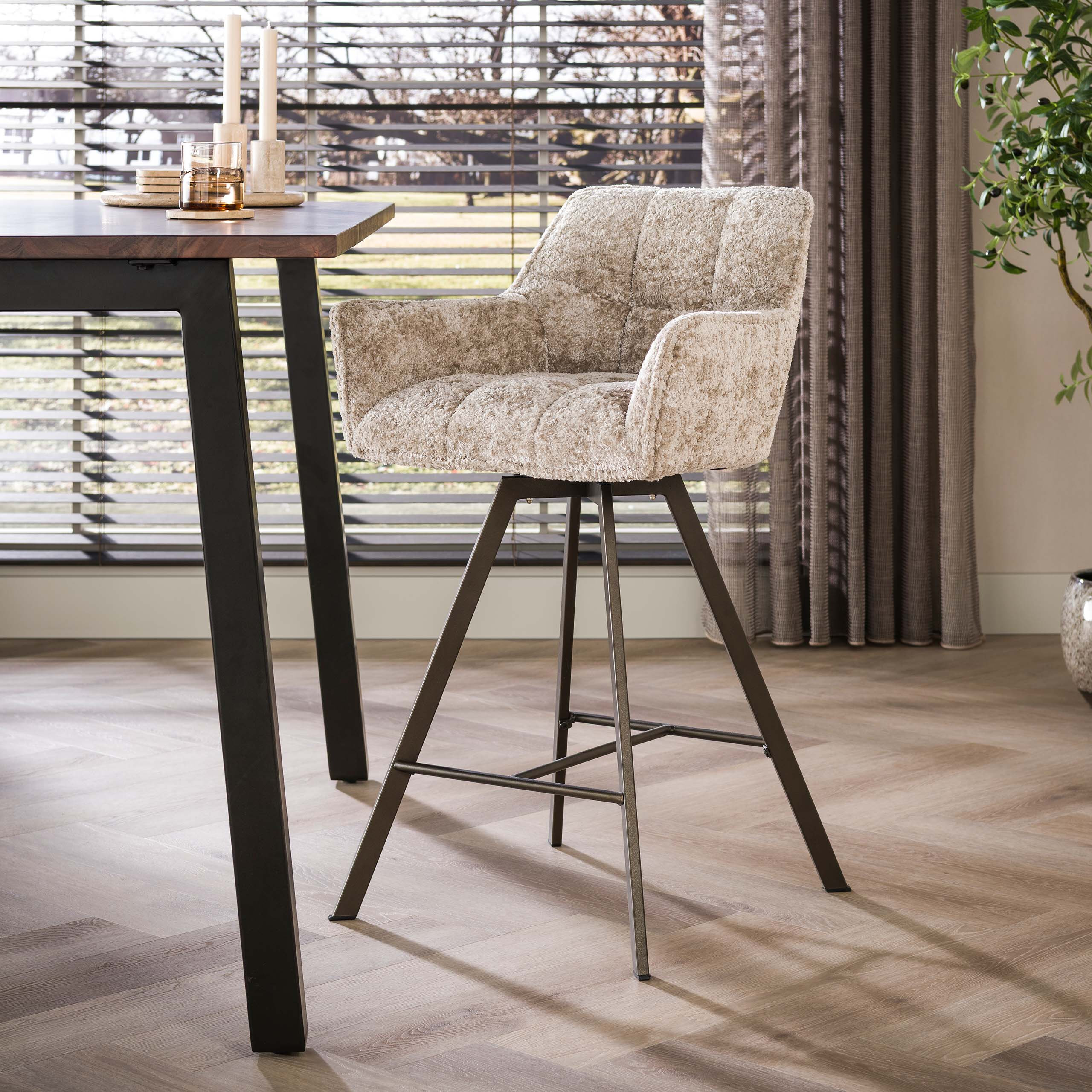 LifestyleFurn Draaibare Barstoel Thandie Alura stof - Zand/Bruin (zithoogte 69cm) | LifestyleFurn