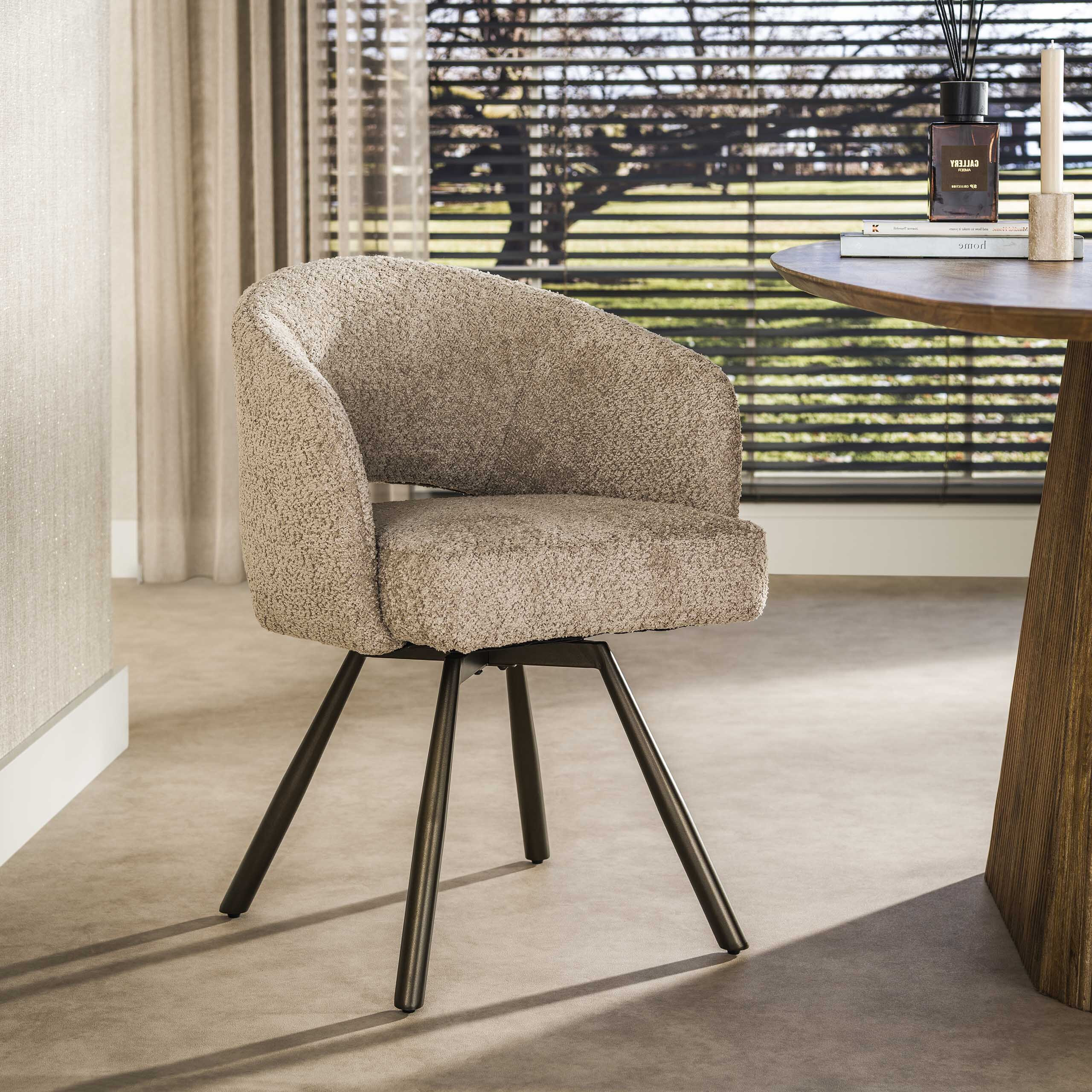 LifestyleFurn Draaibare Eetkamerstoel Shakemia Bouclé - Zand/Bruin | LifestyleFurn