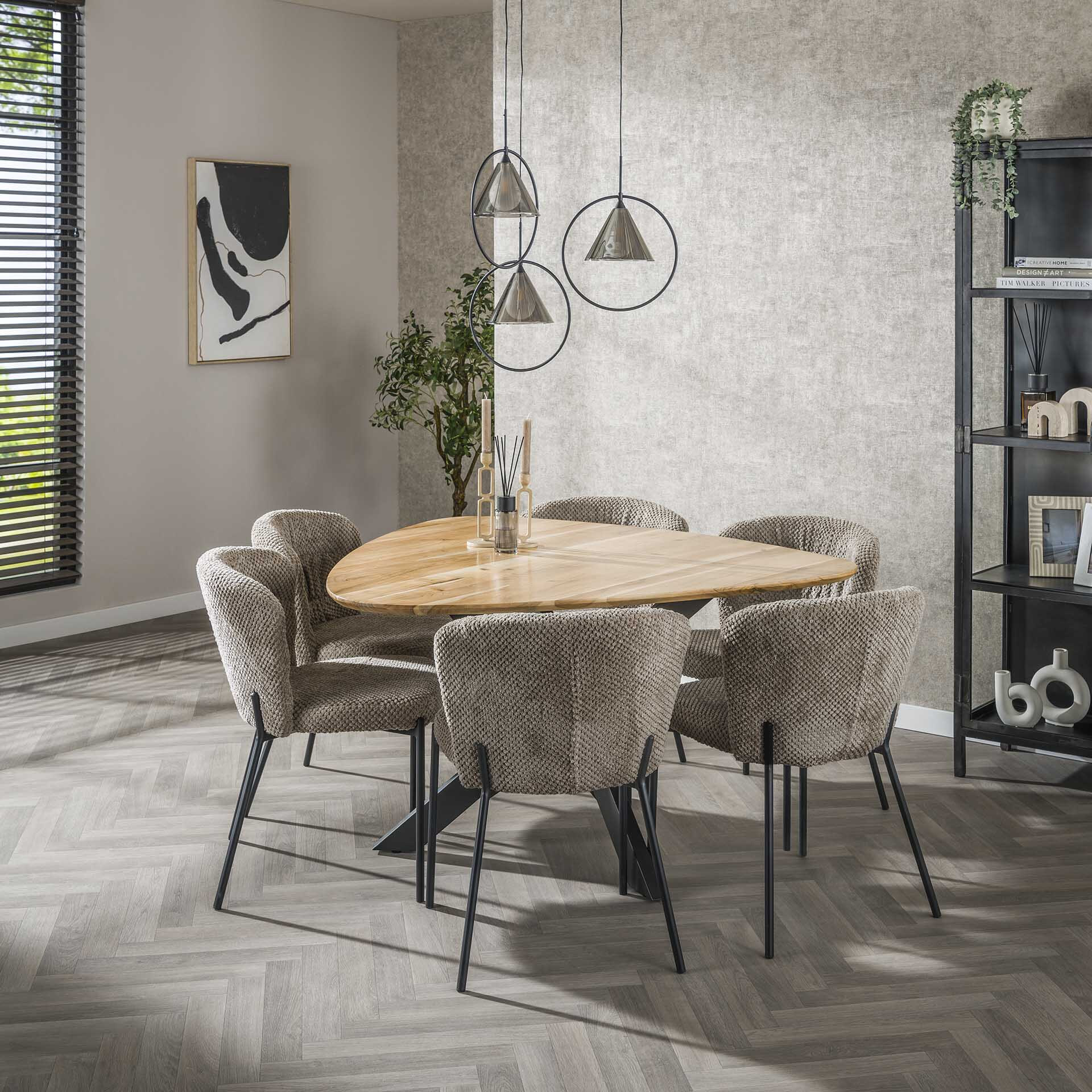 LifestyleFurn Driehoekige Eettafel Zoua Acaciahout