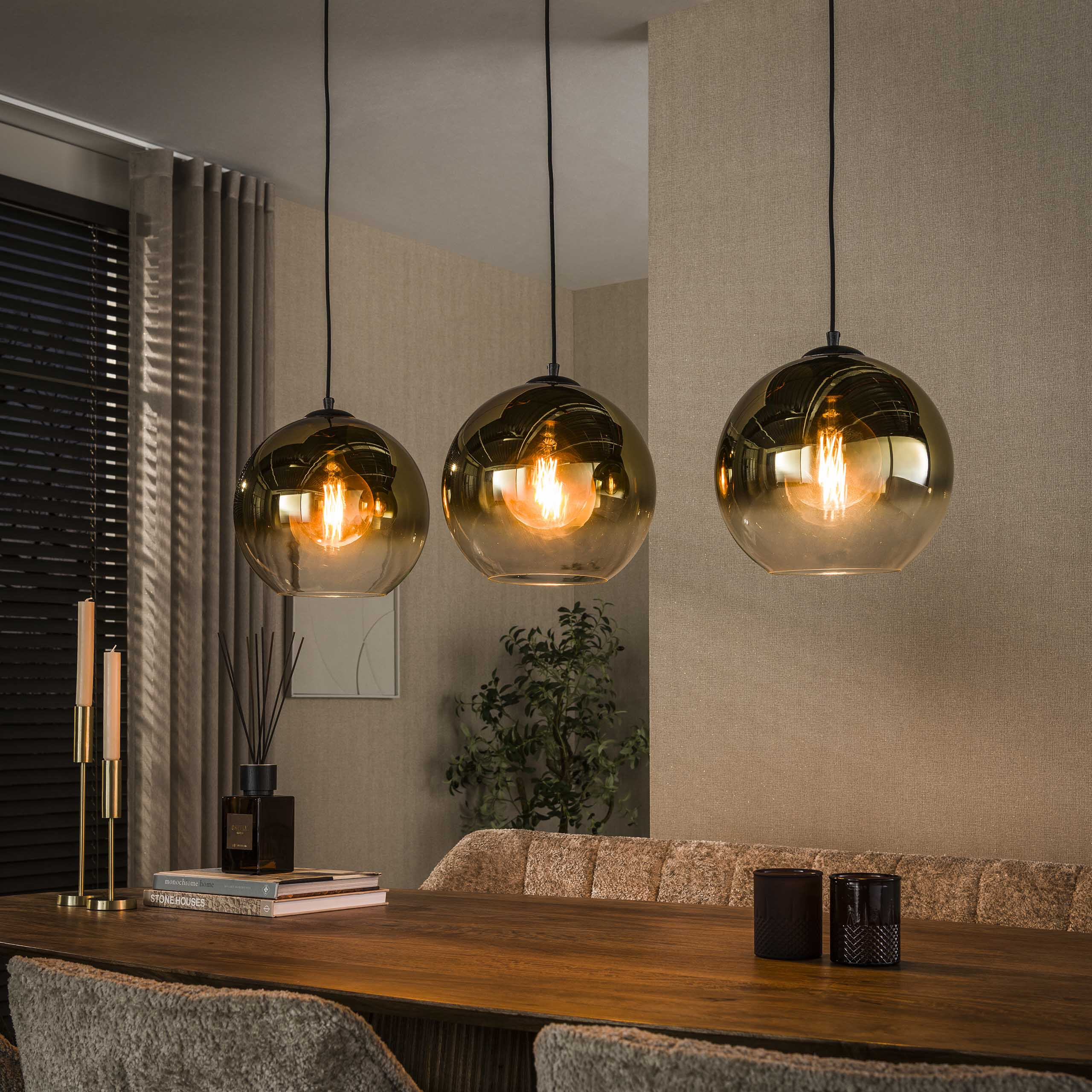 LifestyleFurn Hanglamp Bubble Shaded Met 3 smoke-glas bollen - Goud | LifestyleFurn