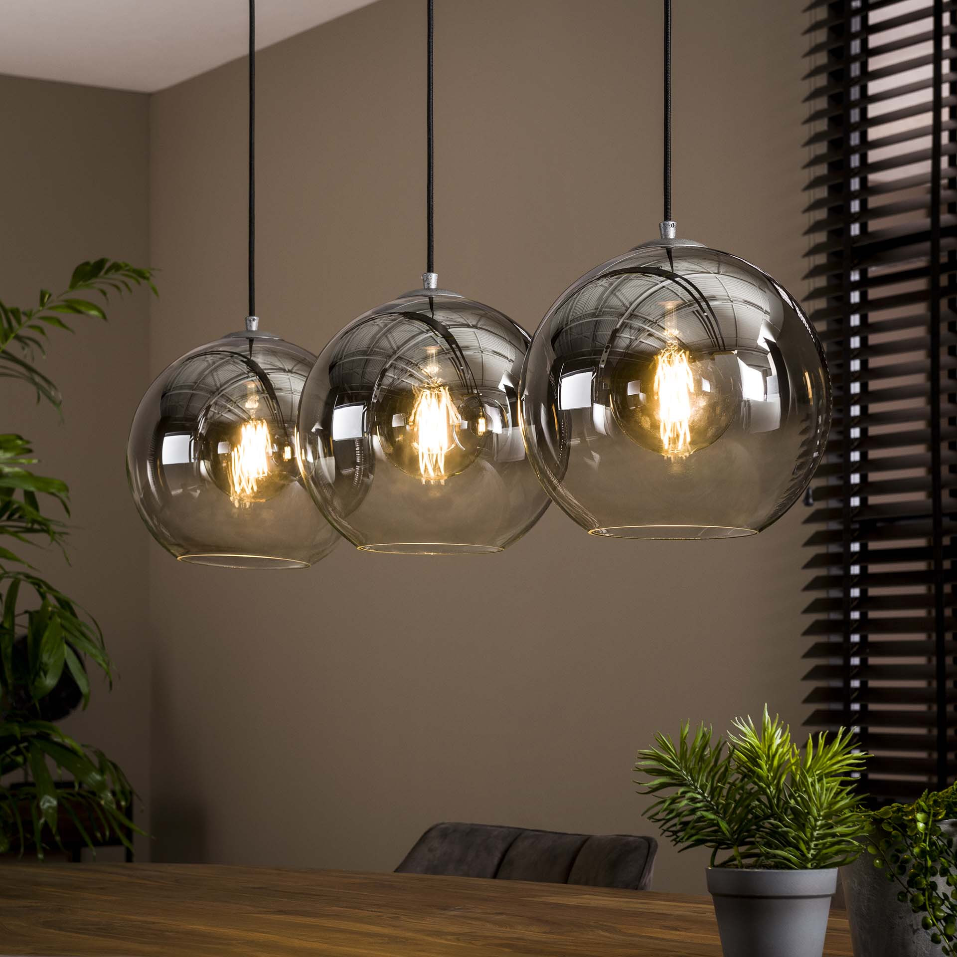 LifestyleFurn Hanglamp Bubble Shaded met 3 smoke-glas bollen - Zilver | LifestyleFurn