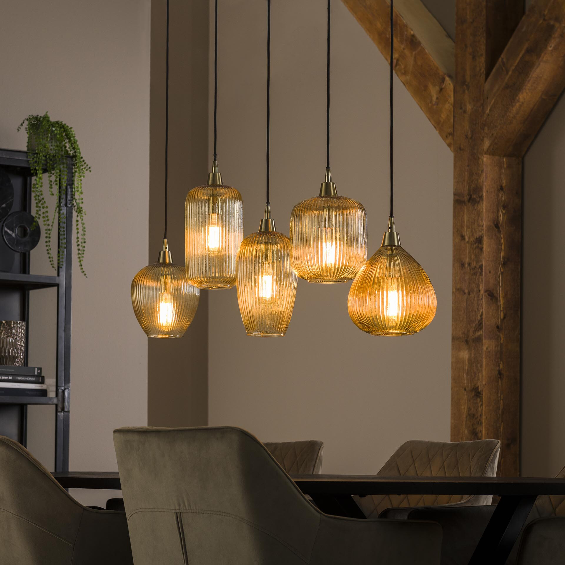 LifestyleFurn Hanglamp Zarek Glas 5-lamps - Amber | LifestyleFurn