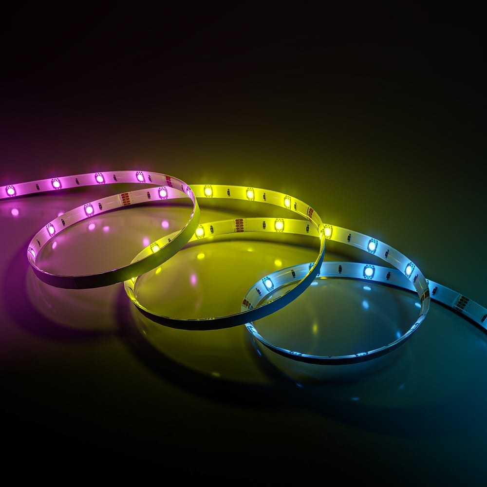 Liora Smart LED Strip 5m - Wifi & Bluetooth - RGBIC - Met afstandsbediening - IP44 voor binnen en buiten - SMD 5050 - 24 LEDs/m | HOFTRONIC