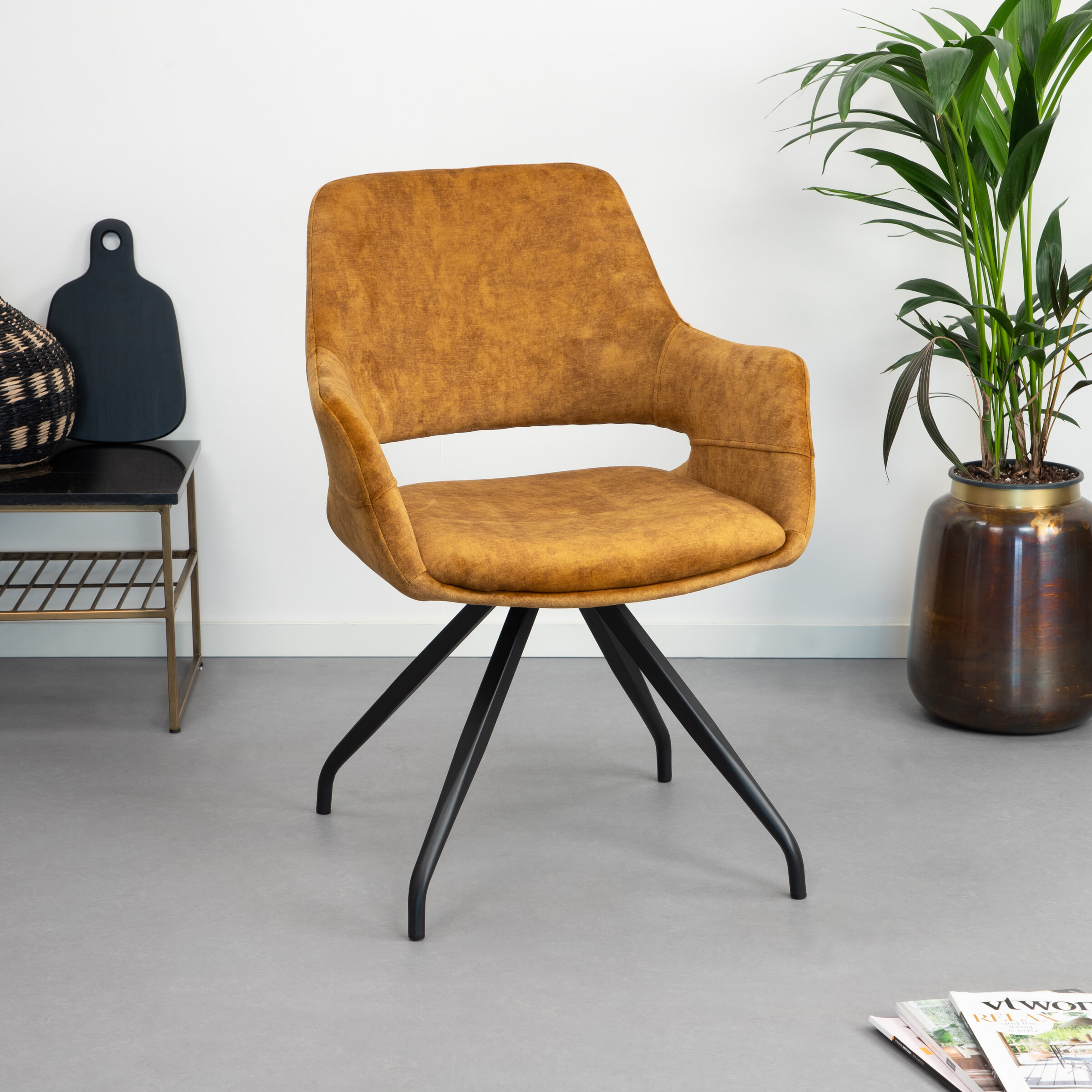LivingFurn Eetkamerstoel Capp Velvet - Okergeel | Livingfurn