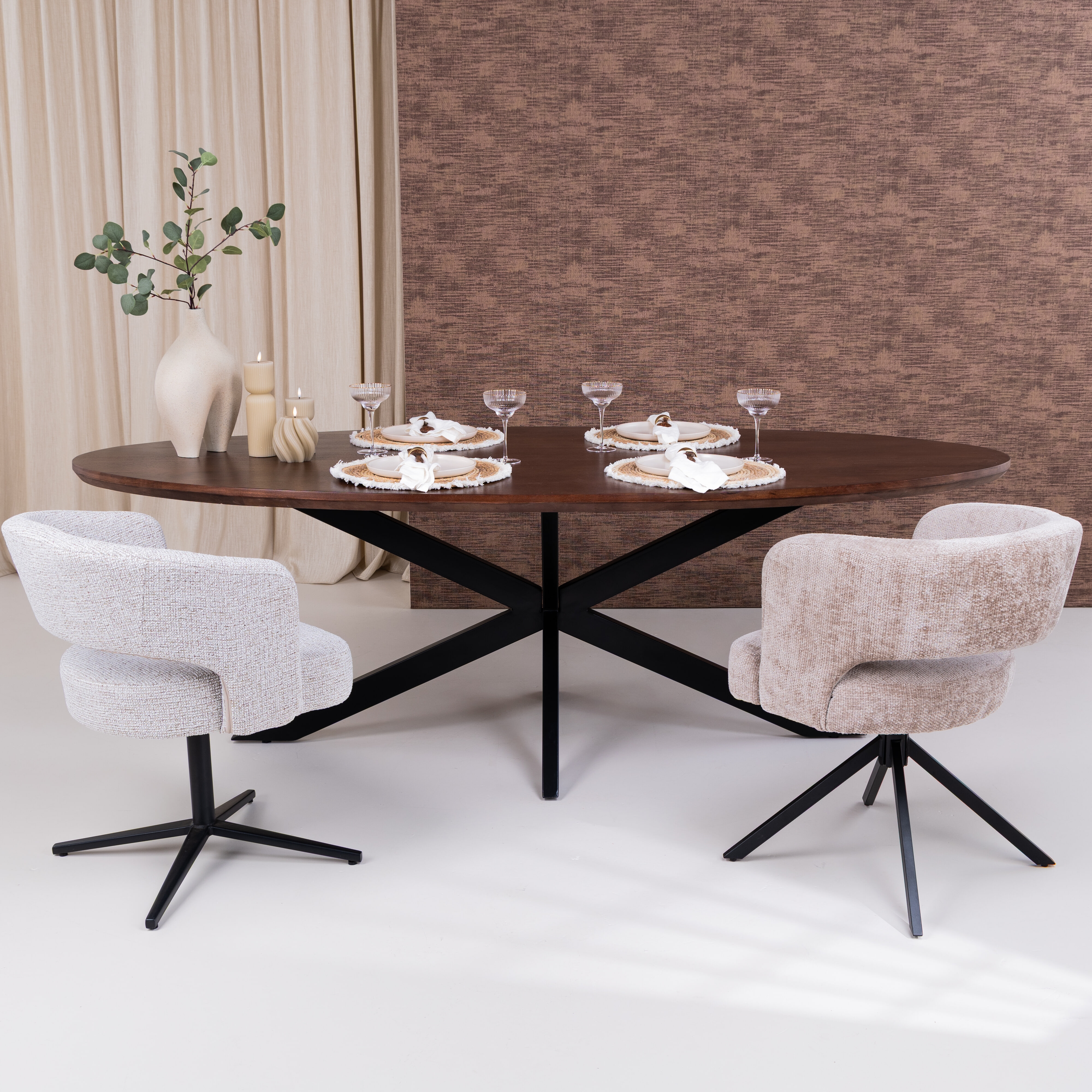Livingfurn Ovale Eettafel Jesper Mangohout