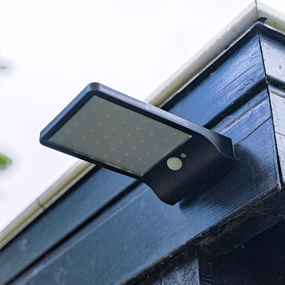 Macon - Solar Wandlamp met bewegingssensor - 36 LEDs - IP44 waterdicht - Zwart - Lantaarn | HOFTRONIC
