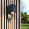 Marion PIR LED wandlamp - Kubus - Bewegingssensor - Schemerschakelaar - GU10 excl. lichtbron - IP65 waterdicht - Zwart - Binnen en buiten - 3 jaar garantie | HOFTRONIC