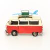 Miniatuurmodel rode bus met surfplank | DecoImport