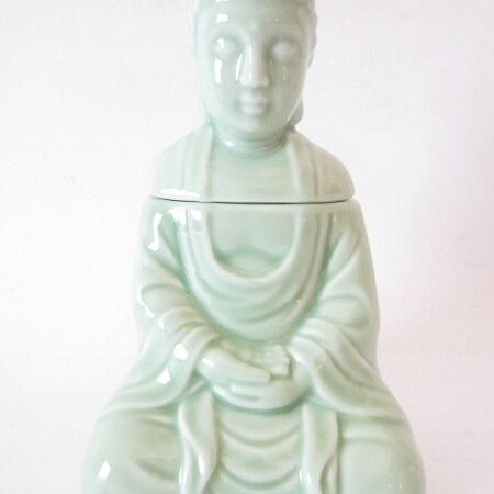 Oliebrander mediterende Boeddha jade | Dragon Euro Trade