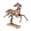 Paard van metaal op sokkel | Primus Handcraft
