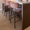 Richmond Barstoel Encanto Be Straight - Mocha Mousse (zithoogte 67cm) | Richmond Interiors