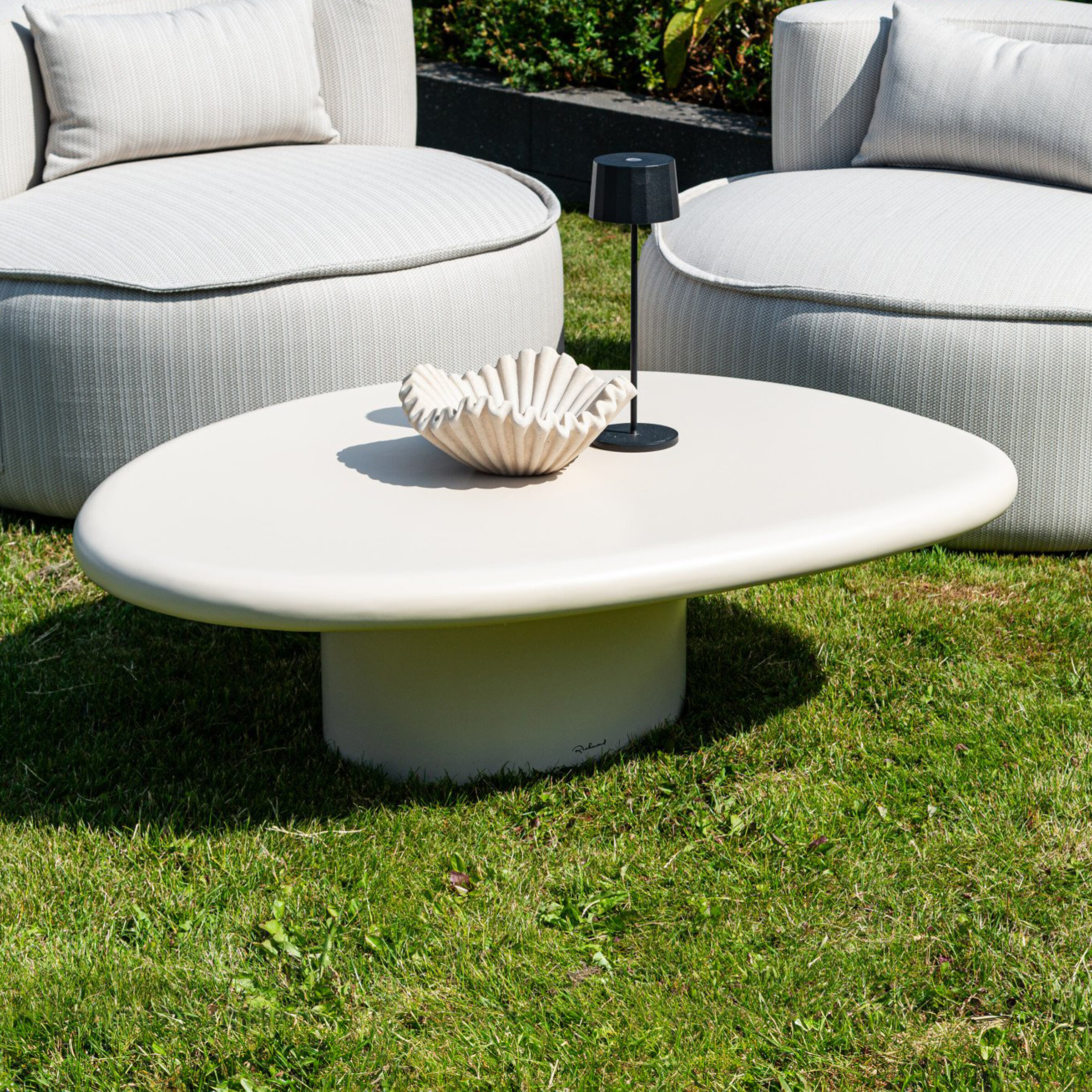 Richmond Organische Salontafel Urban Bloom 110 x 90cm - Wit | Richmond Interiors