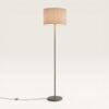 Selyra - Taupe Staande lamp Metaal met Linnen kap 150 cm - Scandinavisch Design - Woonkamer lamp - E27 fitting - Met voetschakelaar | LUSENZ