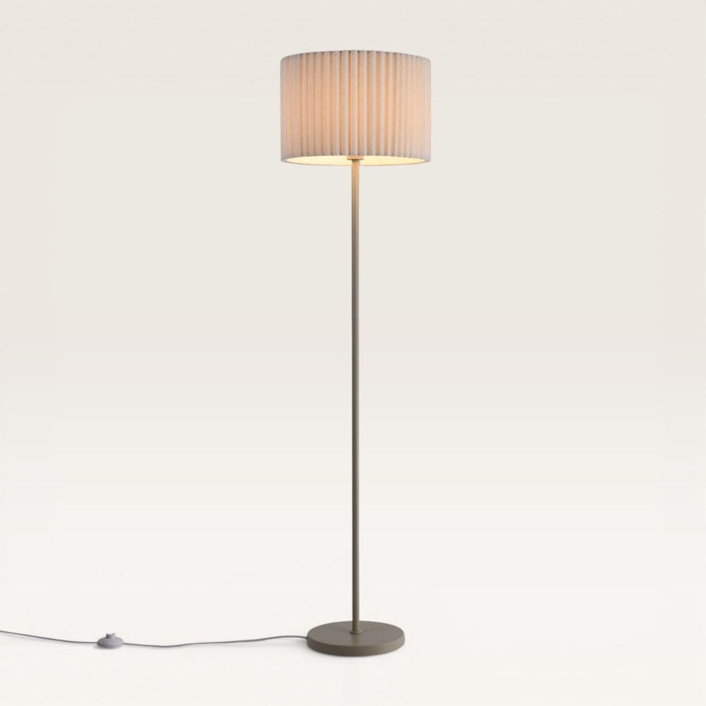 Selyra - Taupe Staande lamp Metaal met Linnen kap 150 cm - Scandinavisch Design - Woonkamer lamp - E27 fitting - Met voetschakelaar | LUSENZ