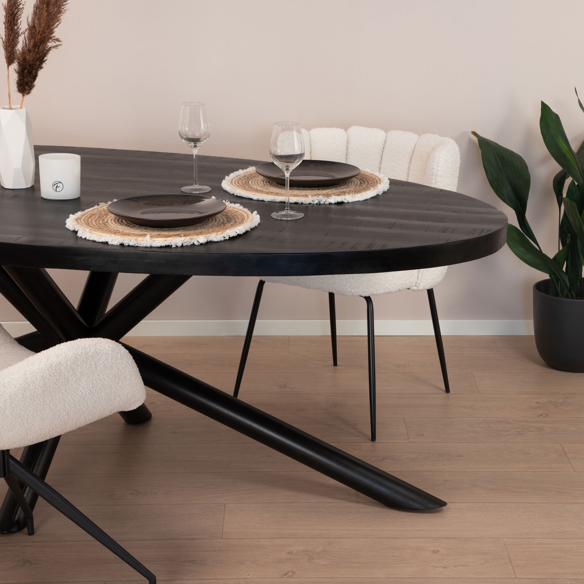 Sohome Ovale Eettafel Joshua Mangohout