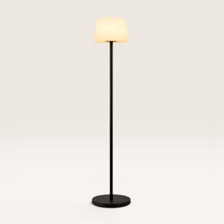 Staande lamp Nesari sole - Met afneembare voet en oplaadbaar via USB C of met solarenergie - Inclusief afstandsbediening om te kiezen uit zes RGB-kleuren | LUSENZ
