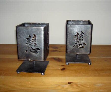 Theelichthouder op voet | DecoImport
