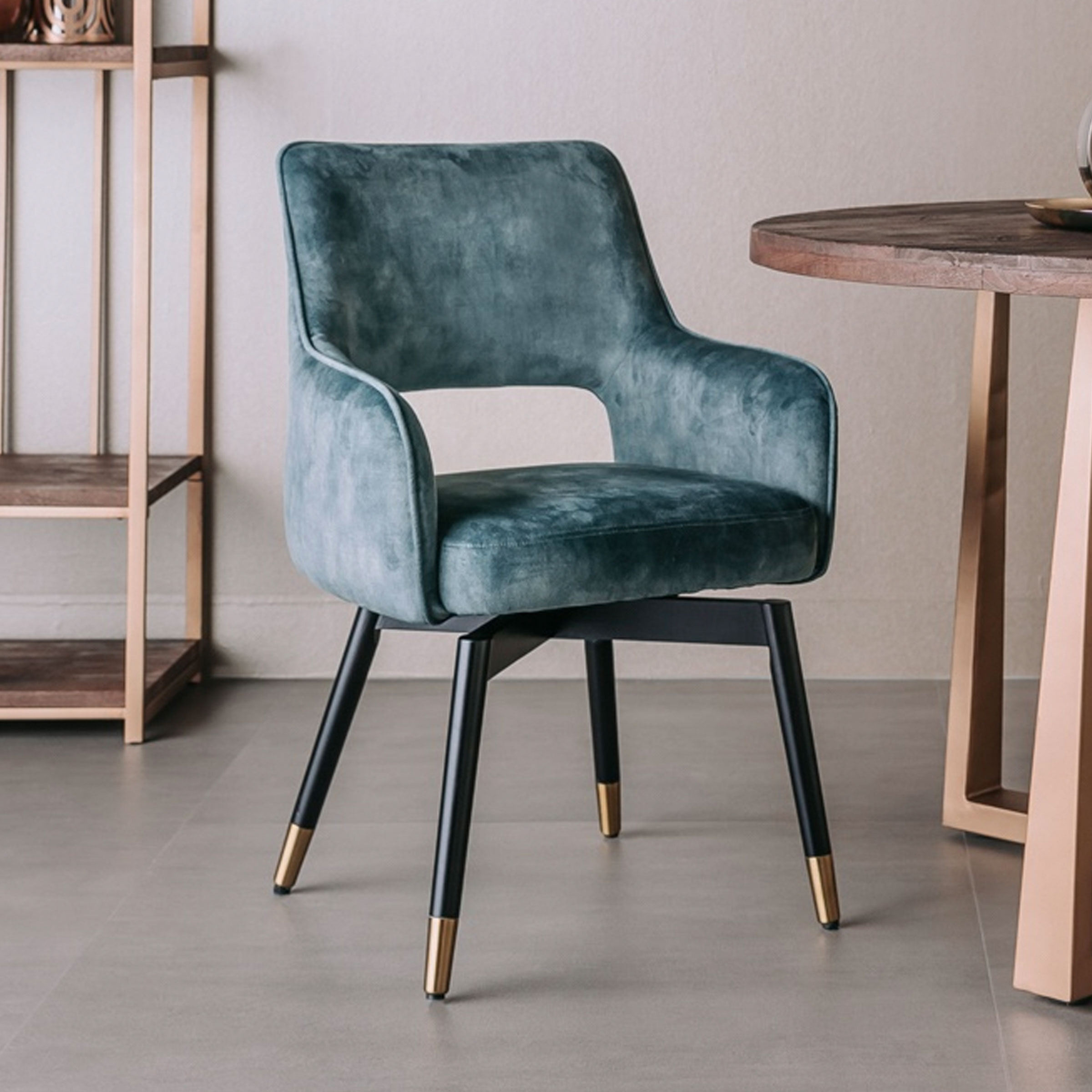 Tower Living Draaibare Eetkamerstoel Lenno Velvet - Blauw | Tower Living
