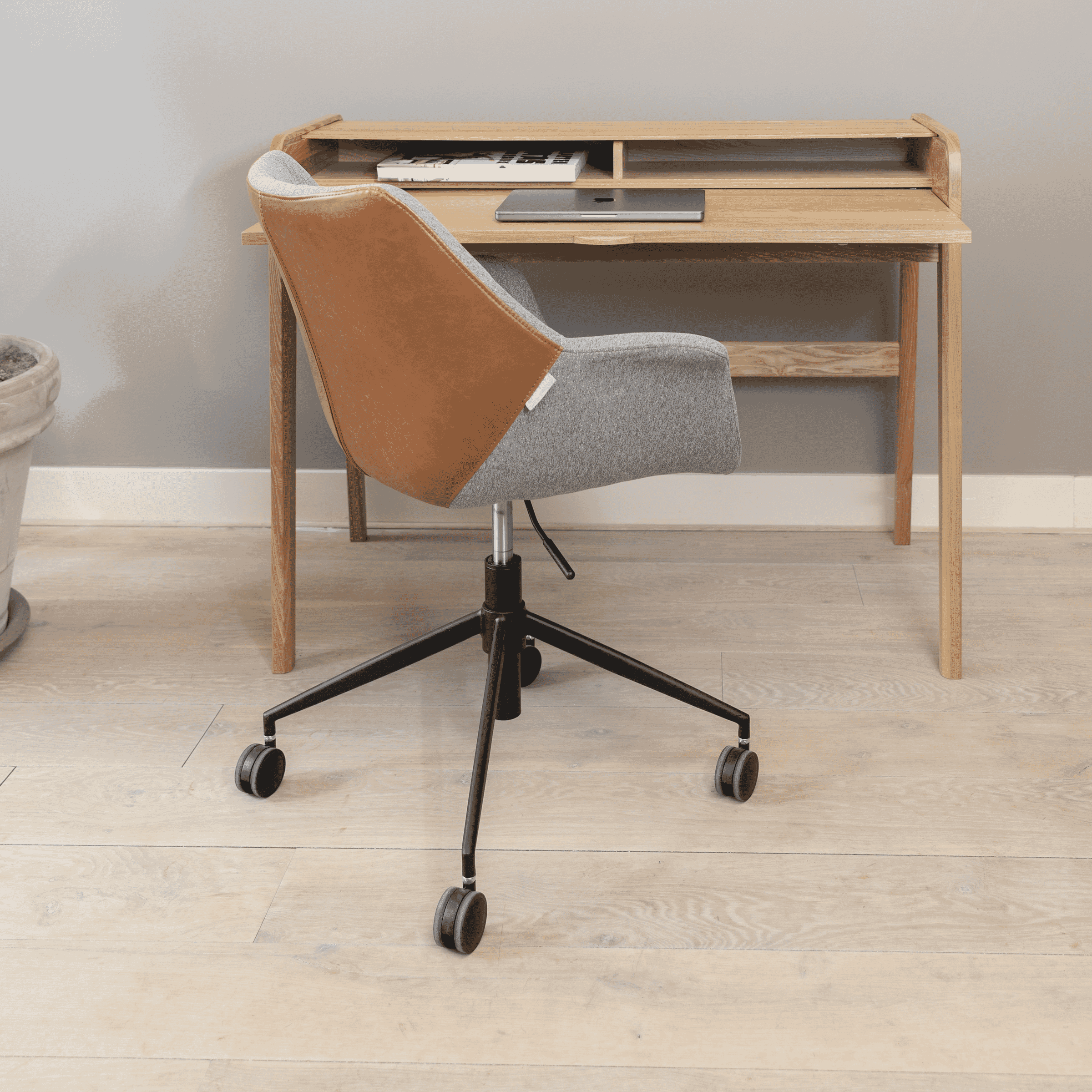Zuiver Bureaustoel Doulton PU en stof - Grijs/Bruin | Zuiver