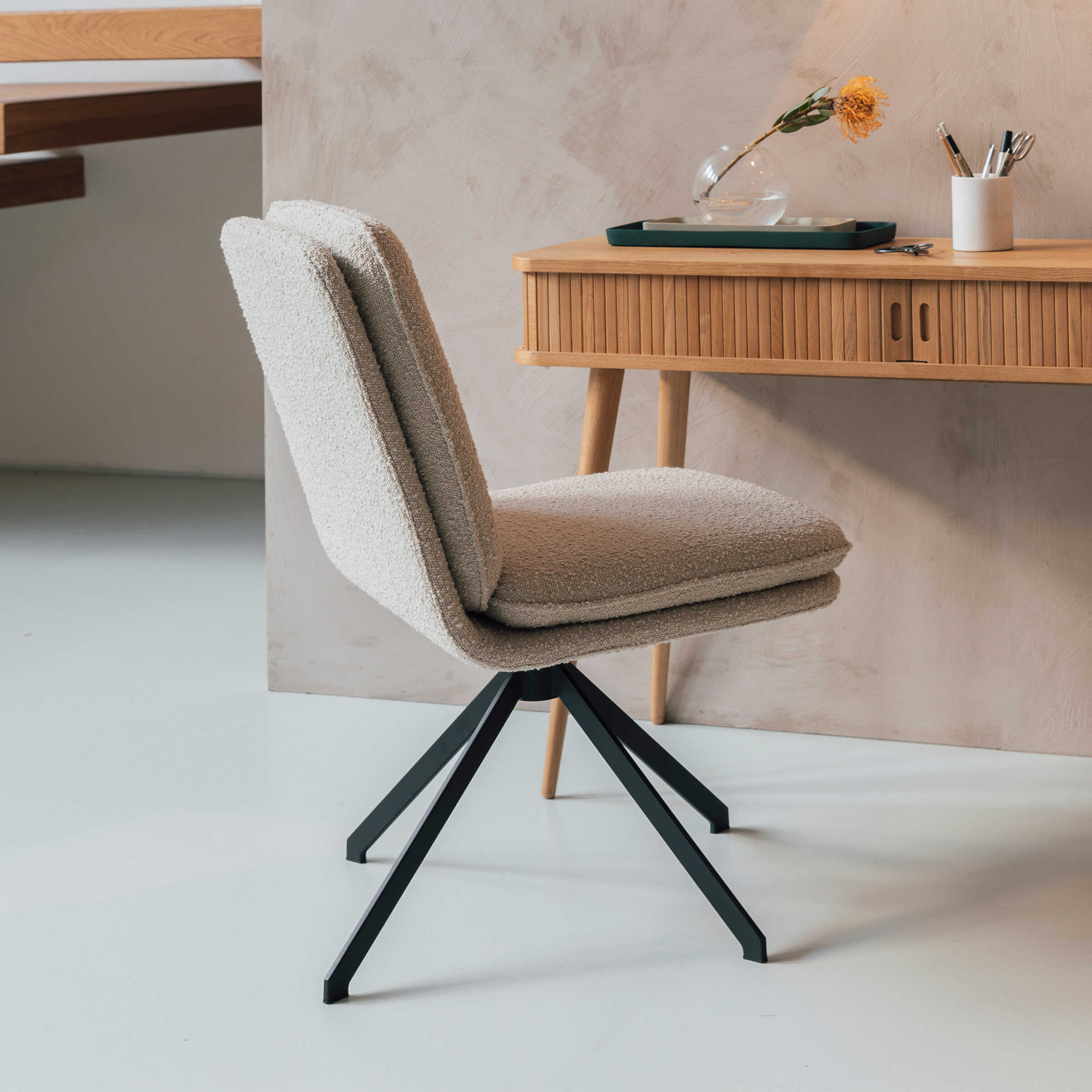 Zuiver Draaibare Eetkamerstoel Tyler Bouclé - Beige | Zuiver