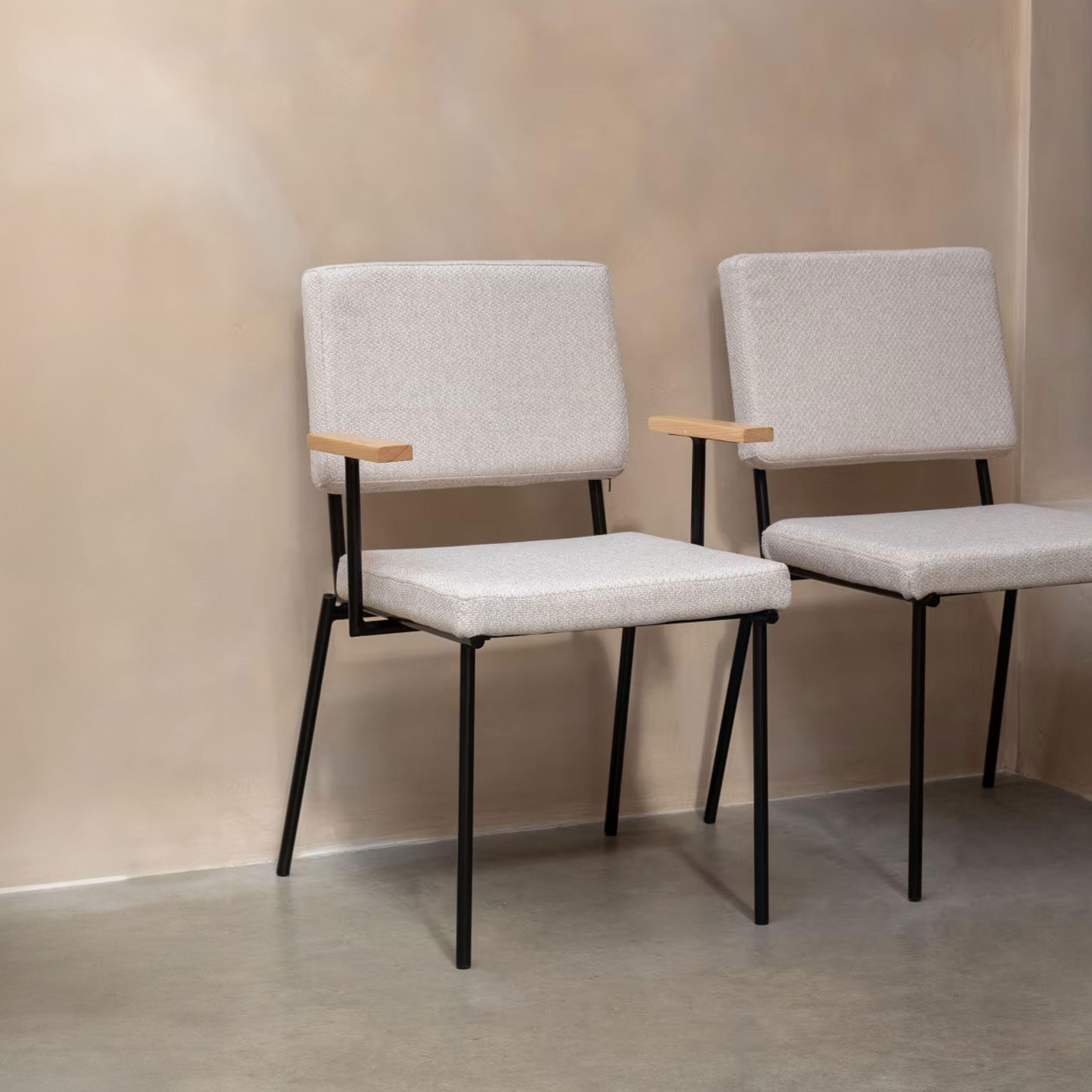 Zuiver Eetkamerstoel Fellow Met armleuning - Off White | Zuiver