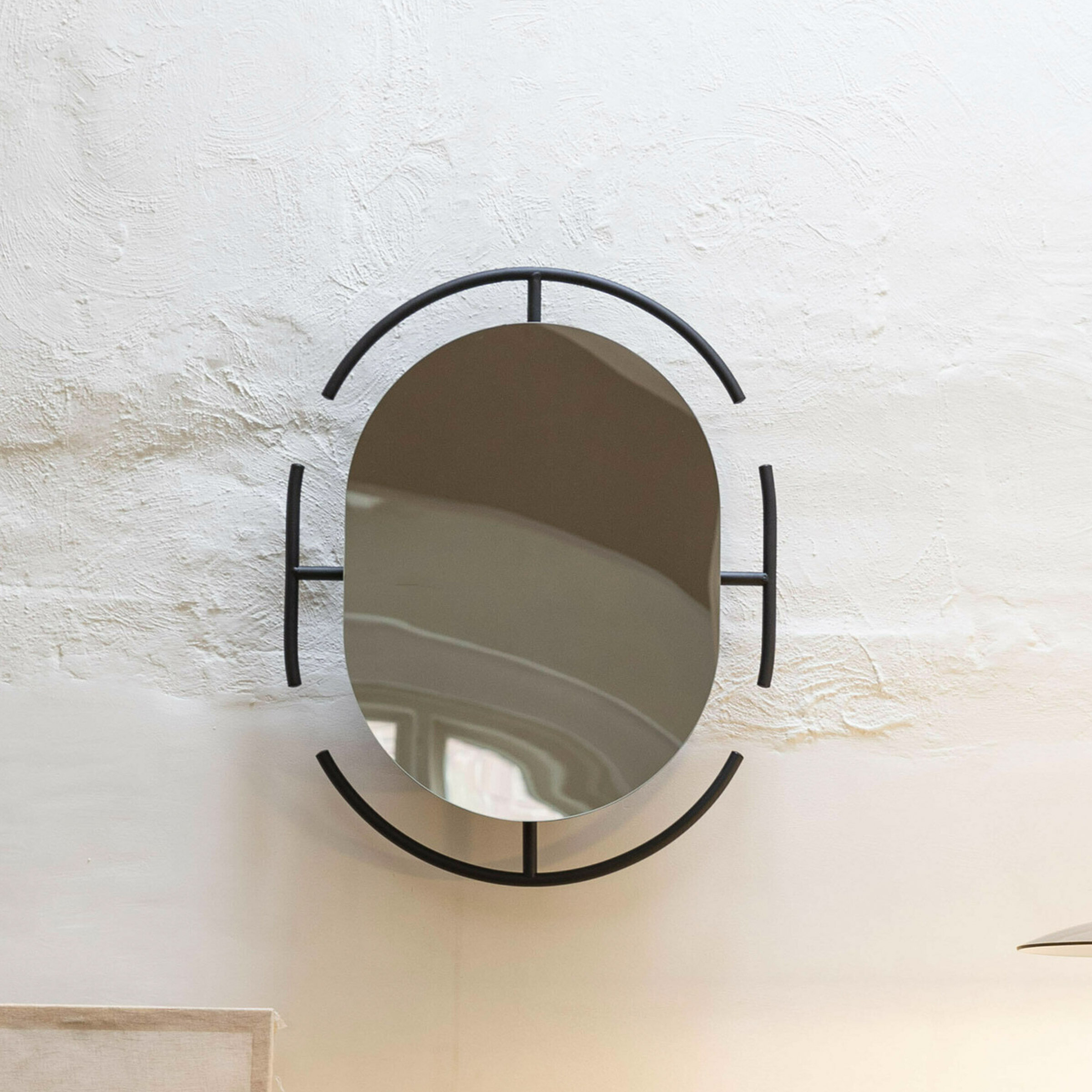 Zuiver Ovale Spiegel Emma 70 x 56cm - Zwart - Ovaal | Zuiver